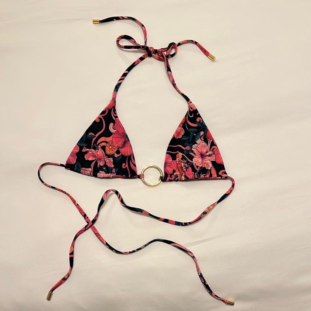 Cin Cin Cove String Bikini Top in Hibiscus